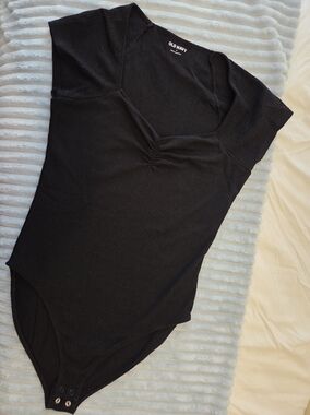 Old Navy Black Ribbed Short Sleeve Scoop Bodysuit with Ruched Front